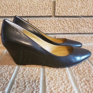 Nine West Wedge Heel Shoe Leather Size 7.5 M